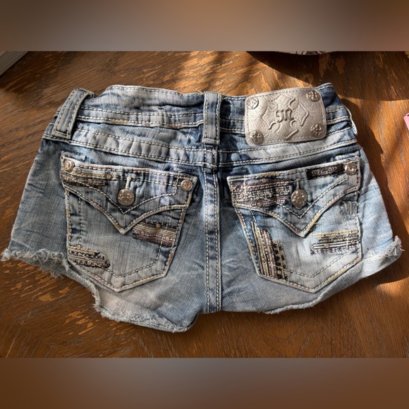 Distressed Denim Shorts - Picture 4 of 4